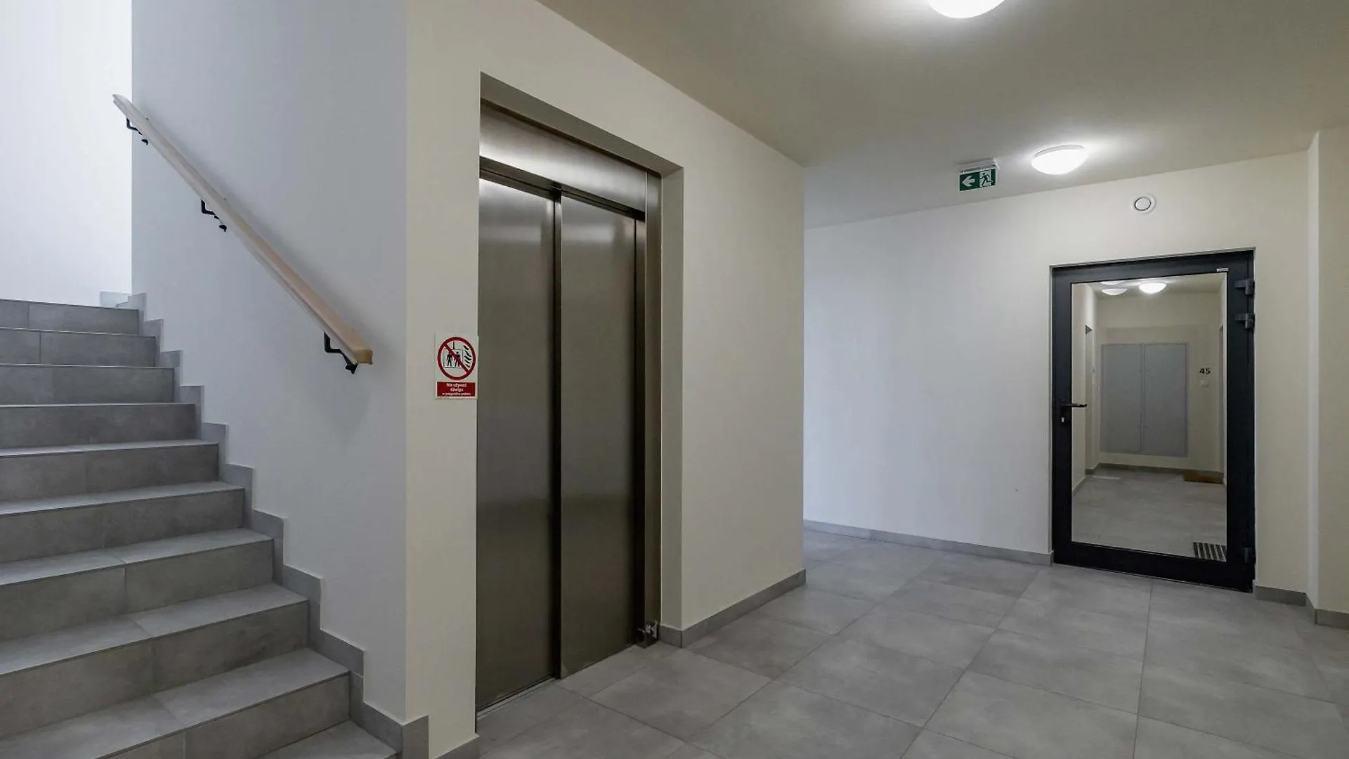 Apartment Nowoczesny Rodzinny Apartament Z Klimatyzacja I Parkingiem W Krakowie By Renters Prestige Poland