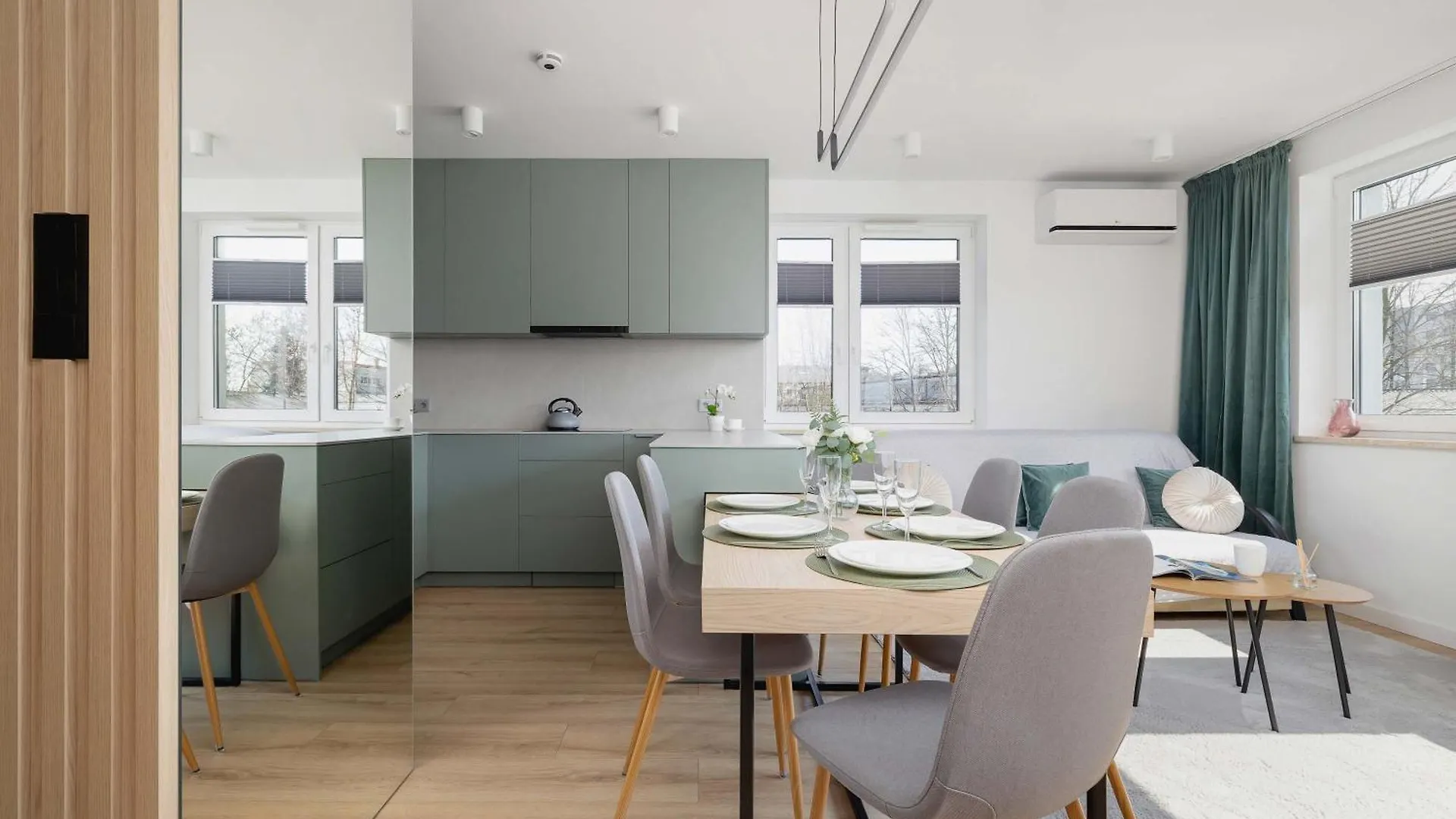 Nowoczesny Rodzinny Apartament Z Klimatyzacja I Parkingiem W Krakowie By Renters Prestige Krakow